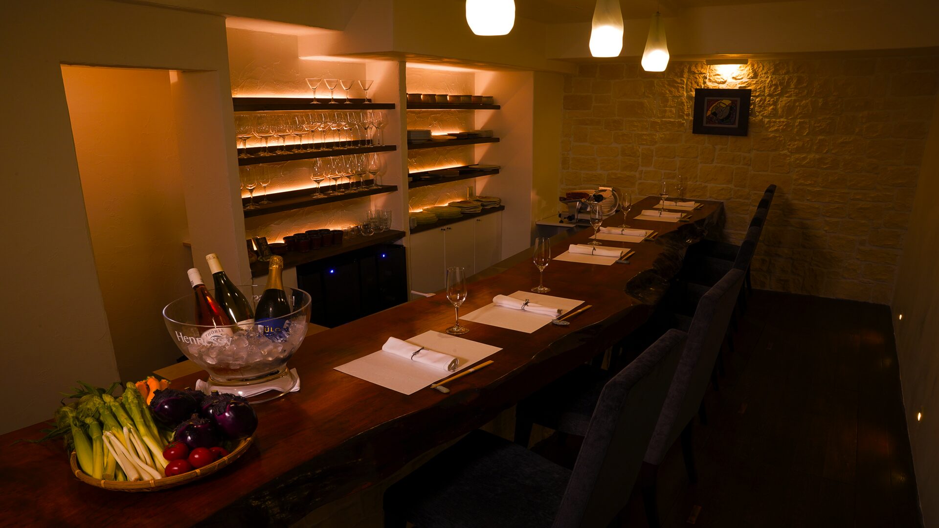 Wine, Casa interior
