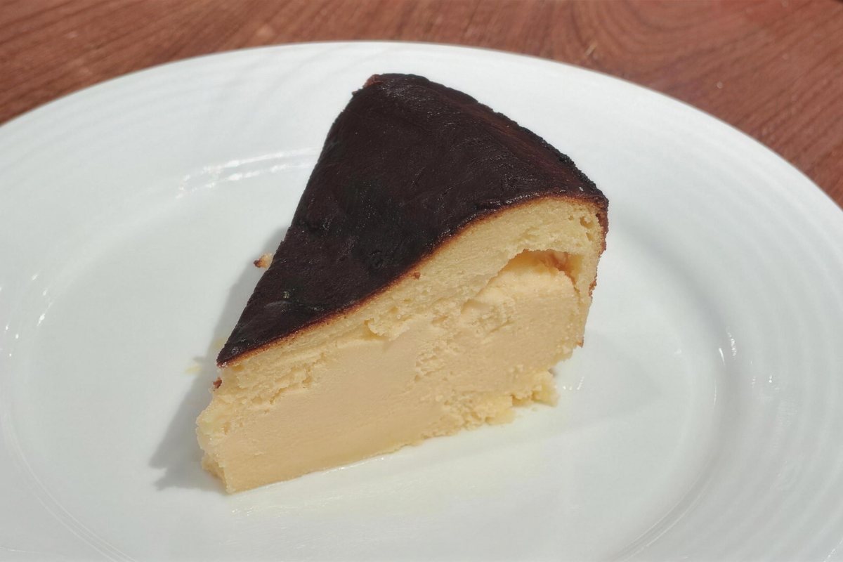 自家製バスクチーズケーキ